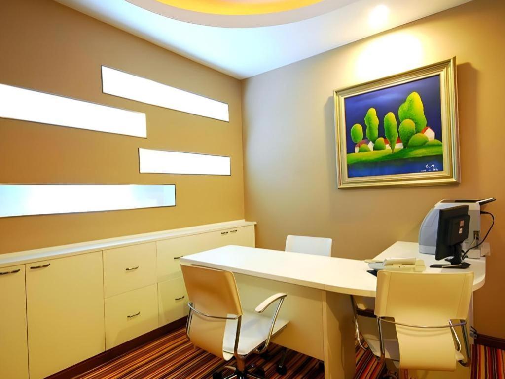 Hip Hotel Бангкок Экстерьер фото