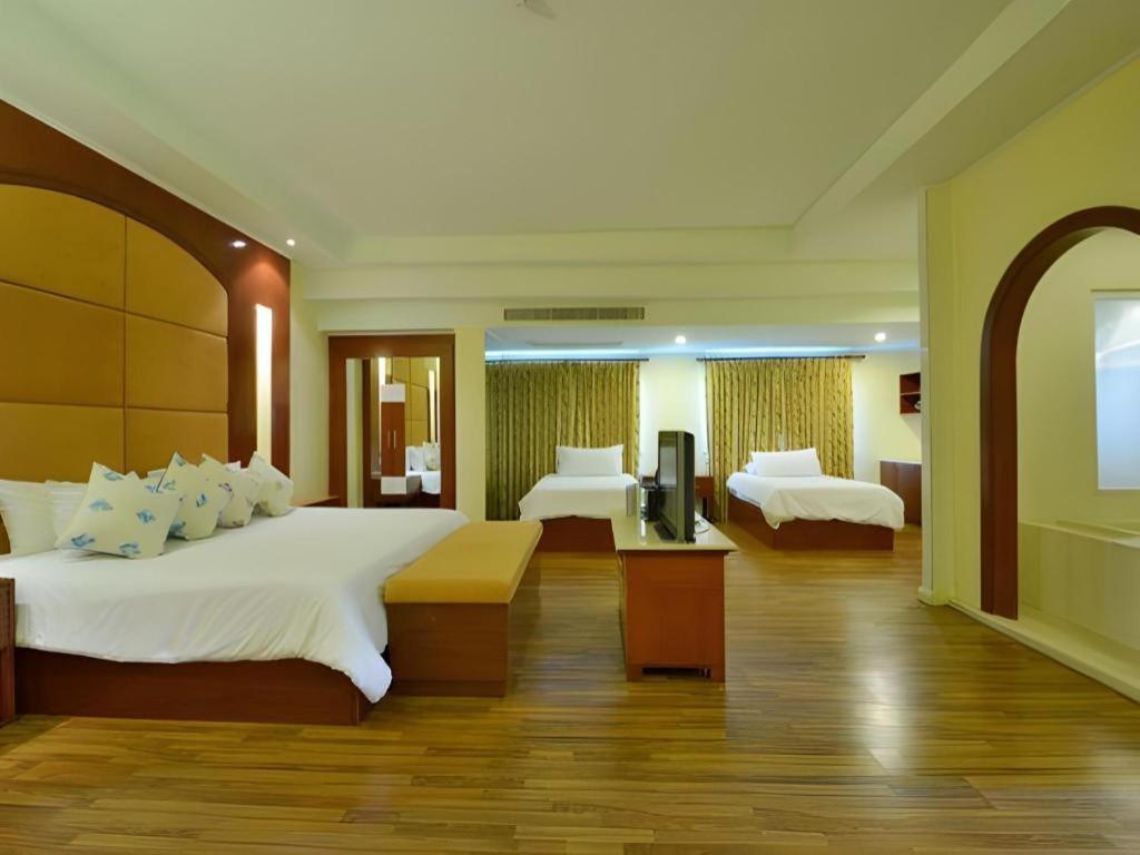 Hip Hotel Бангкок Экстерьер фото