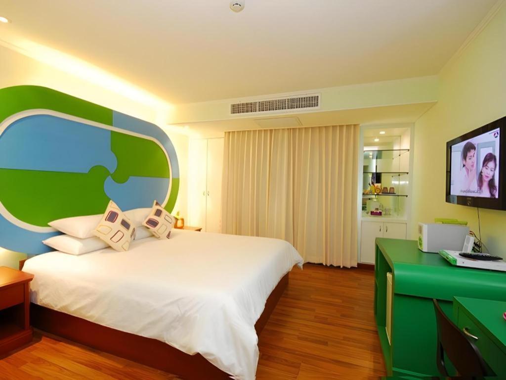 Hip Hotel Бангкок Экстерьер фото