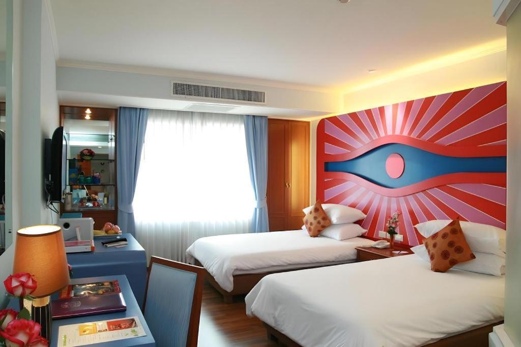 Hip Hotel Бангкок Экстерьер фото