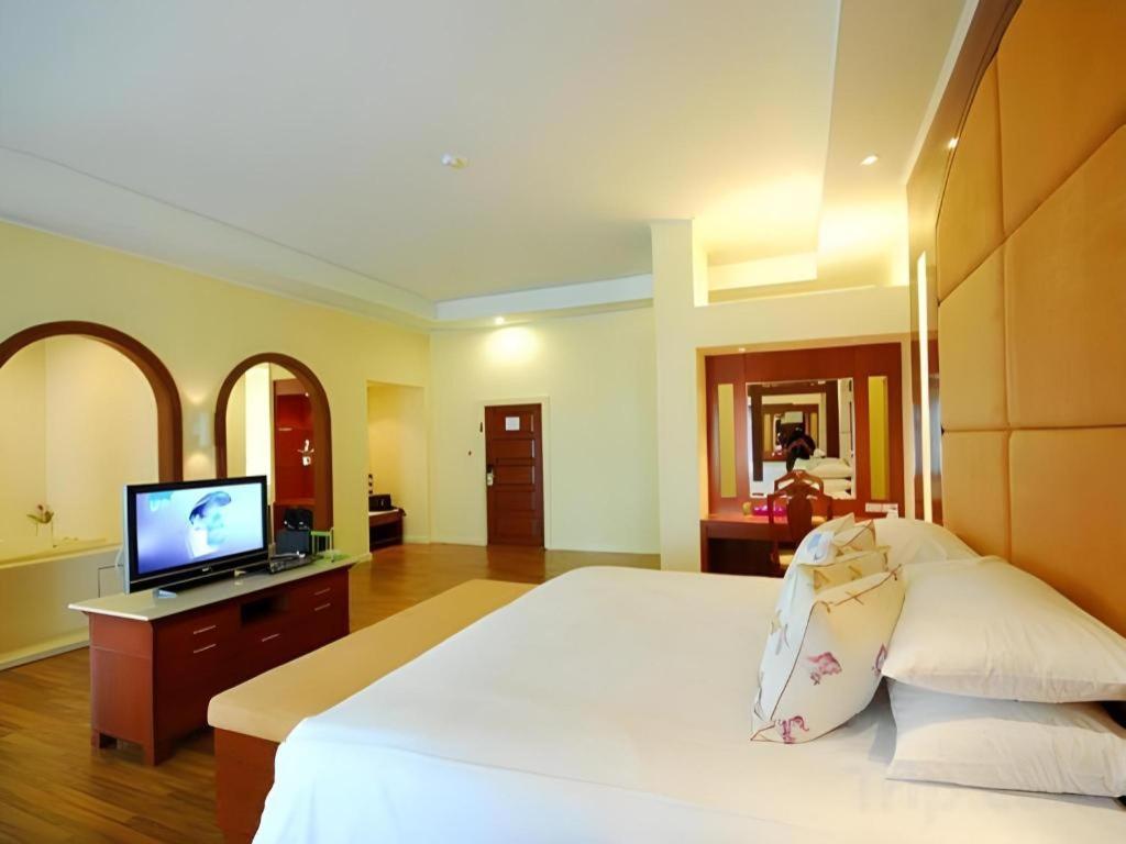 Hip Hotel Бангкок Экстерьер фото