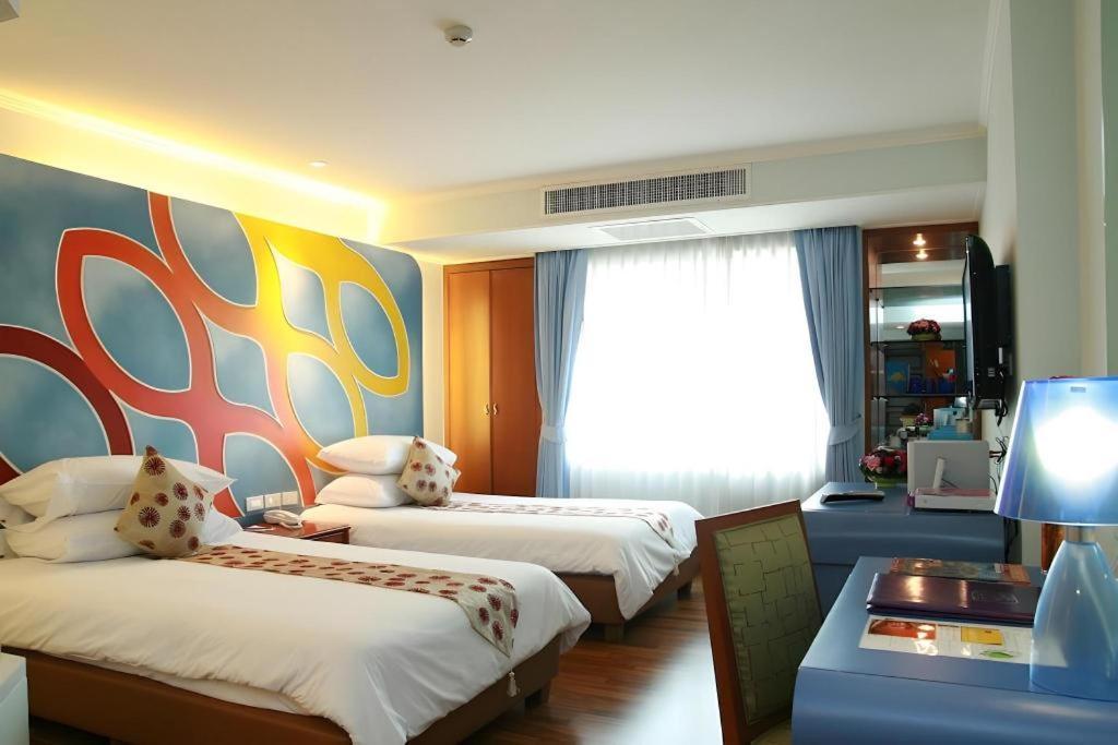 Hip Hotel Бангкок Экстерьер фото