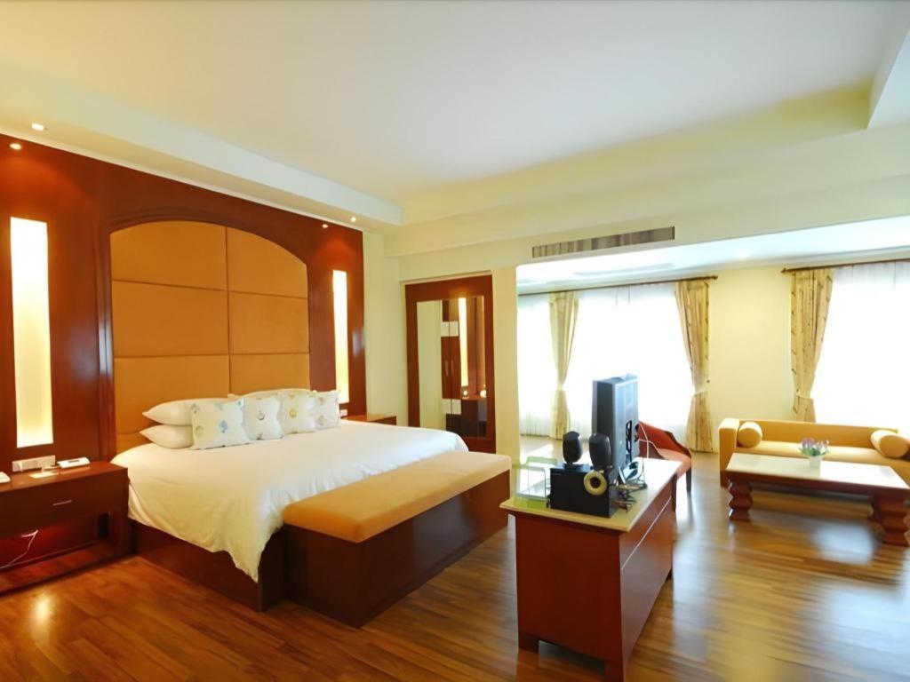 Hip Hotel Бангкок Экстерьер фото